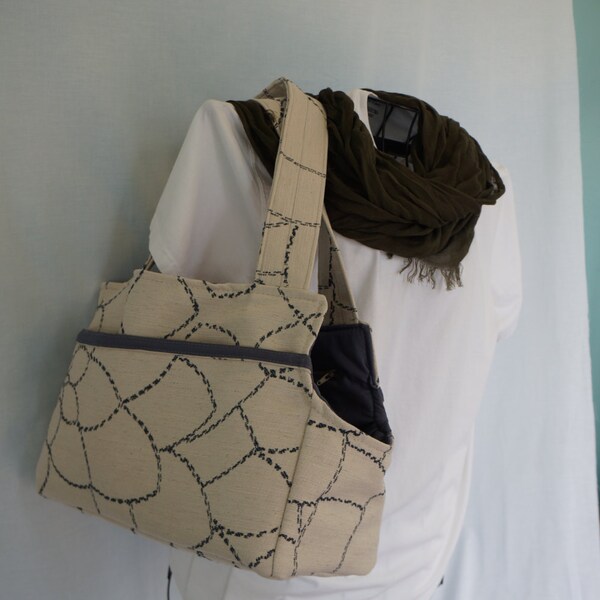 Pet Carrier Tote-Cream With Abstract Navy