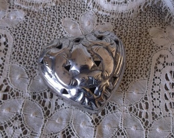 Romantic Cottage Heart trinket box silver metal ornate
