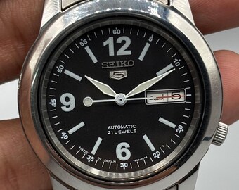 Orologio da uomo vintage Seiko 5 7S26 automatico 21 gioielli nero / anni '80 Giappone