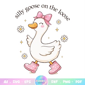 Könnte beinhalten: Cartoon-Illustration einer weißen Gans mit rosa Schleife und rosa gepunkteten Gummistiefeln. Die Gans geht lächelnd, umgeben von Gänseblümchen und Sternen, mit dem Text "silly goose on the loose" darüber.