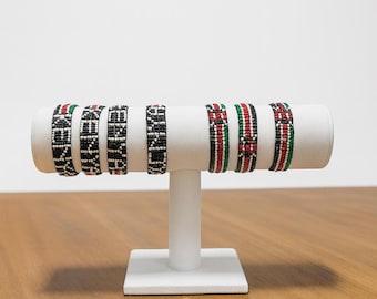 Pulsera de cuentas masái hecha a mano con la bandera de Kenia, elástica