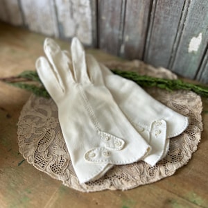 Vintage Ladies Ivory White Cotton Stretch Knit Gloves, Size Small