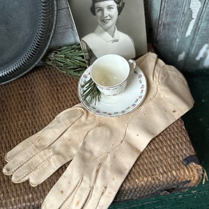 Vintage Hand Stitched Ladies Gloves, Wedding or Fancy Event