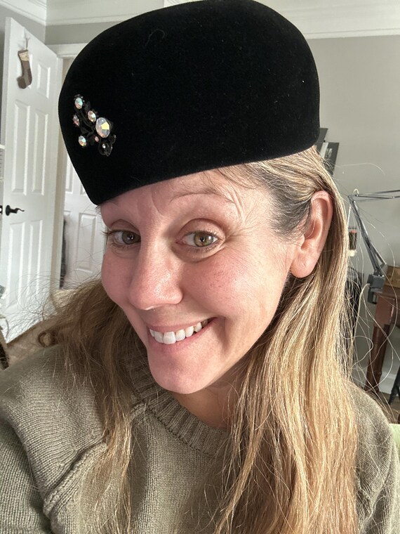 Vintage Rounded Black Velvet Pillbox Style Hat W Rhinestones  display picture 1