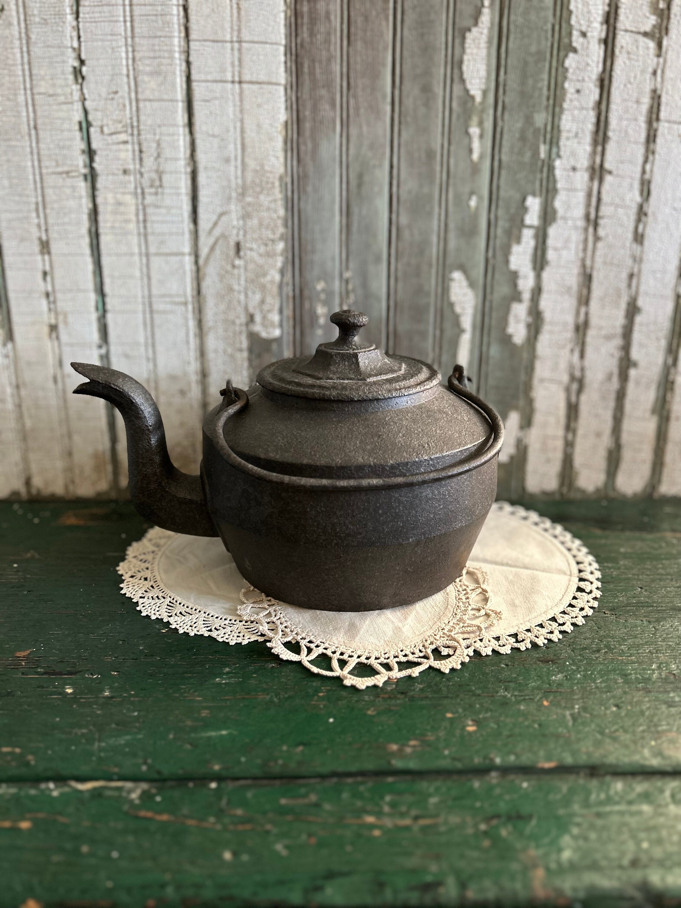 Antique Vintage Cast Iron Teapot Coffee Pot Kettle Swivel Lid