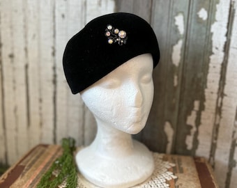 Vintage Pillbox Hat 50s Black Velvet Tulle Netting Bow  display picture 1