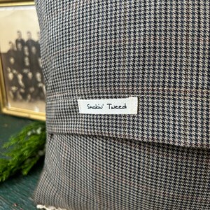 Grünes Wolle Tweed Patchwork KISSEN, recycelt, handgemacht, umweltfreundliches Dekor Bild 7