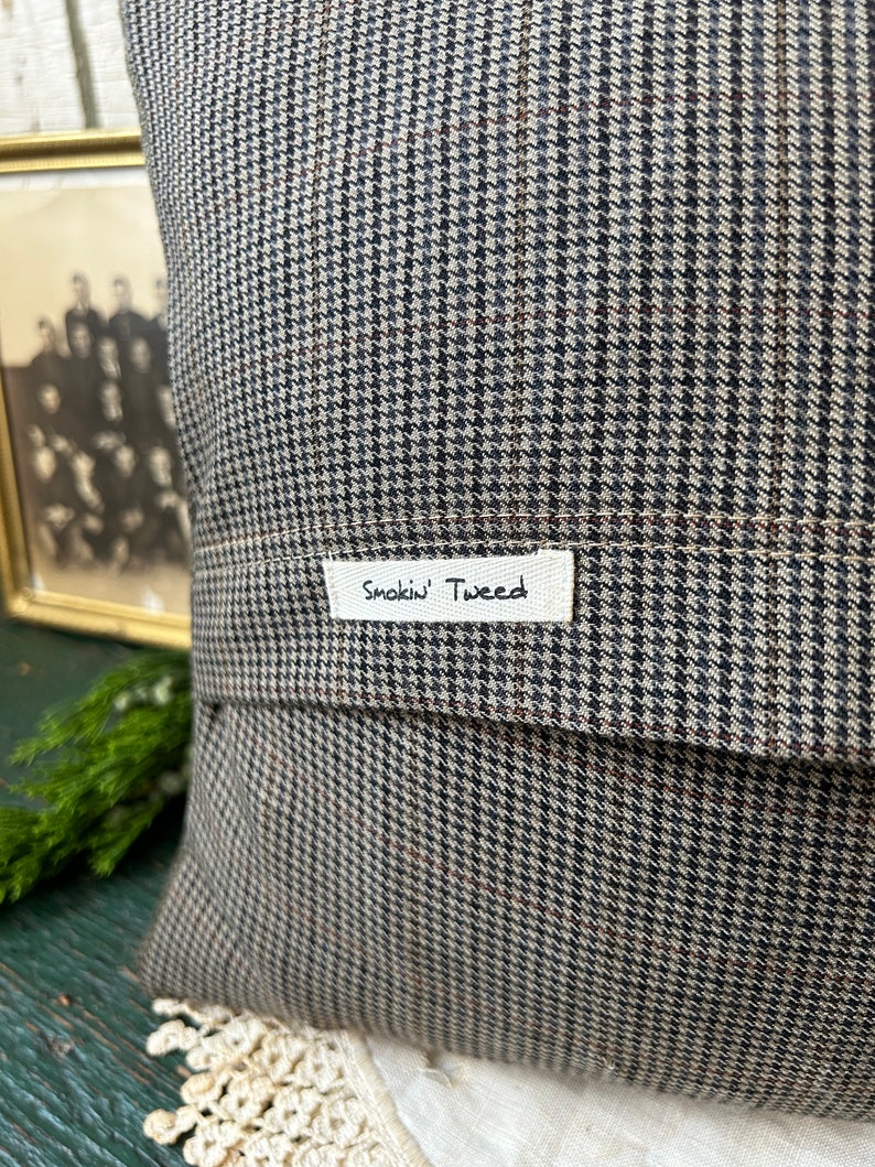 Grünes Wolle Tweed Patchwork KISSEN, recycelt, handgemacht, umweltfreundliches Dekor Bild 7