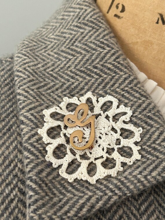 Gold Monogram G Brooch in Script Font, Lapel Pin,… - image 3
