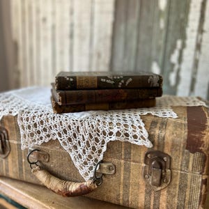 Vintage Handmade Linen and Lace Table Runner, White