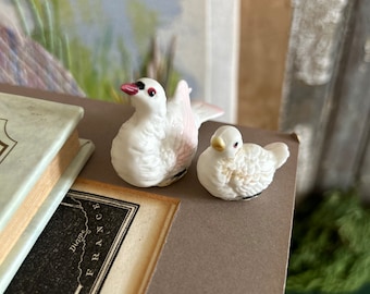 Vintage Ceramic Small BIRD Pair, Terrarium, Dollhouse Accessories