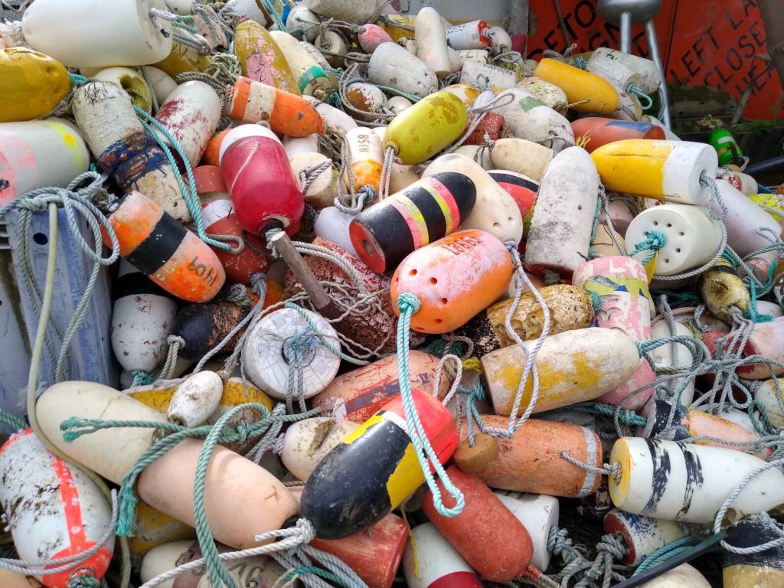 5 CRAB POT FLOATS. You will get 5 locally Random Etsy