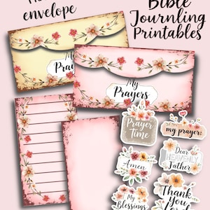 Puede incluir: Un conjunto de imprimibles para journaling bíblico con diseños florales. Incluye sobres, papel rayado y pegatinas decorativas con frases como "Mis Oraciones", "Amén" y "Gracias Señor". La paleta de colores es suave, con rosas, cremas y acentos florales.