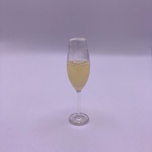 1:6 Golden Bubbles Flute Glass! - Miniature cocktail - Fashion Royalty