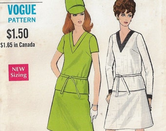 1970s Womens Two Piece Dress with V Neckline Sleeve Variations Vogue Sewing Pattern 7323 Size 14 Bust 36 FF