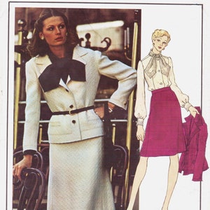 1970s Givenchy Womens Retro Jacket, Skirt and Blouse with Tie Vogue Sewing Pattern 2923 Size 10 Bust 32 1/2 FF