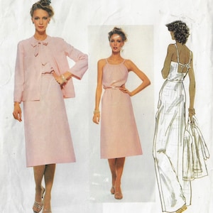 以下が含まれることがあります： 3つの異なるドレススタイルを特徴とするヴィンテージの裁縫パターン。最初のドレスは、丸首とベルトが付いたピンクのノースリーブドレス。2番目のドレスは、ジャケットが付いたピンクのドレス。3番目のドレスは、背中にリボンが付いた白いノースリーブドレスです。