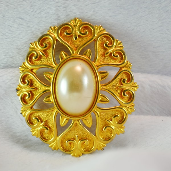 Vintage Lady Remington Brooch Faux Pearl & Gold Tone Metal with Heart Design