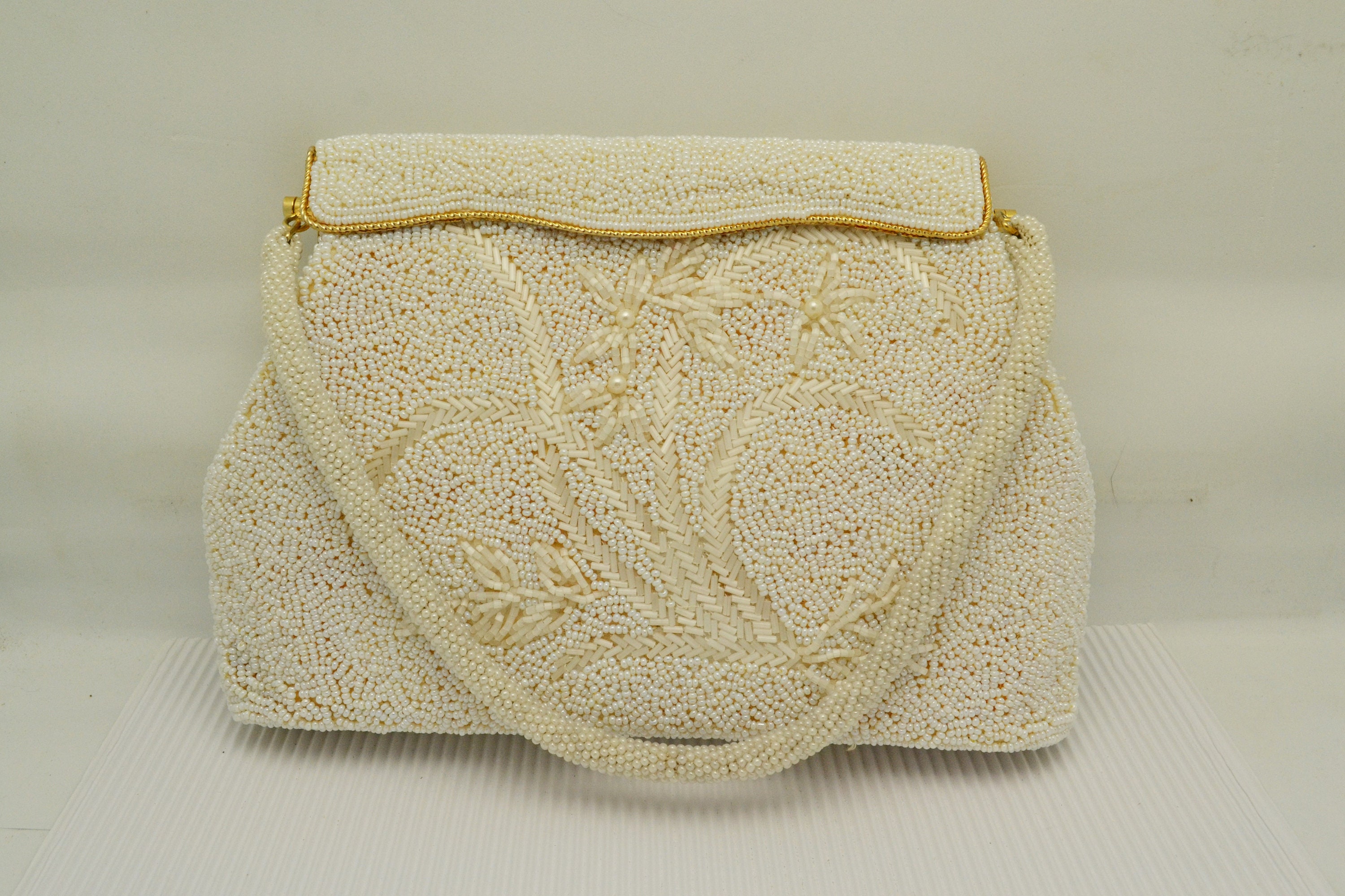 Vintage Conmar Beaded Mother Of Pearl White Ivory Hand Made In Hong Kong  Purse
