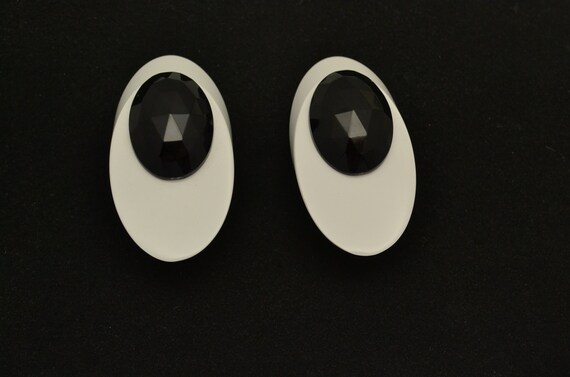 80s Judith Hendler Acrylic Clip On Earrings White & Black Lucite