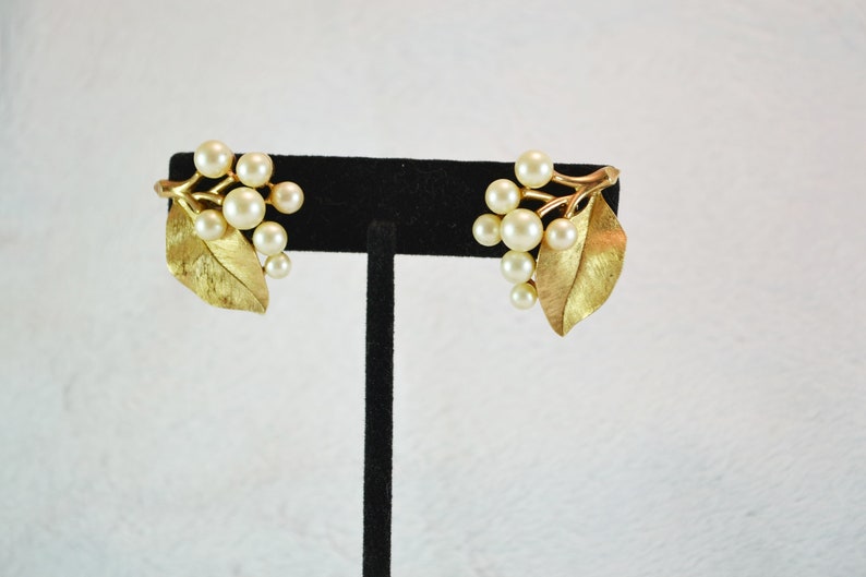 Vintage Crown Trifari Clip On Earrings Faux Pearls and Large Leaf Spray Gold Tone Metal image 6