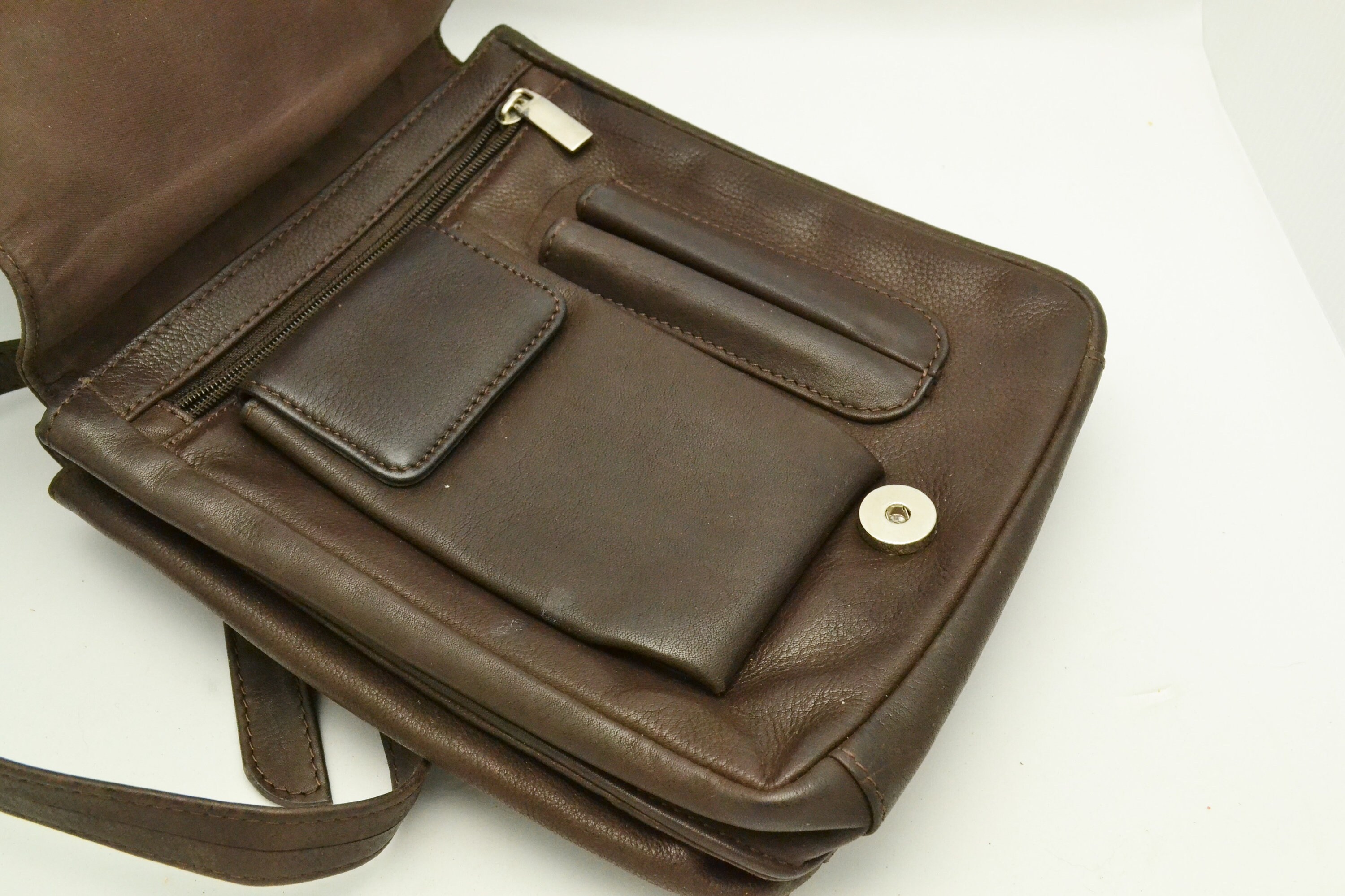 90s Wilsons Leather Messenger Bag Wallet Style Shoulder or  display picture 3