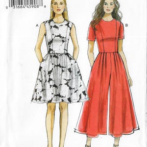 Puede incluir: Una ilustración de patrón de costura que presenta dos opciones de prendas. La opción A es un vestido sin mangas con estampado floral en blanco y negro y falda amplia. La opción B es un mono de color coral sólido con mangas cortas y pantalón ancho.
