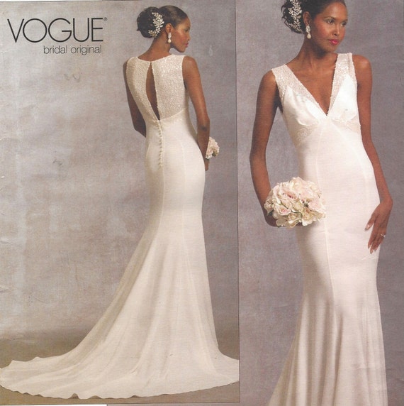 Bride fell down while walking in long dress