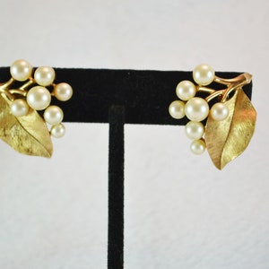 Vintage Crown Trifari Clip On Earrings Faux Pearls and Large Leaf Spray Gold Tone Metal image 8