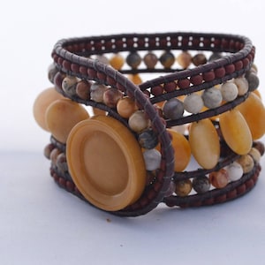 Echte Achat Münzen und Ronden Gold, Rost und Creme Armband Boho Leder Wrap Statement Manschette Hand Perlen