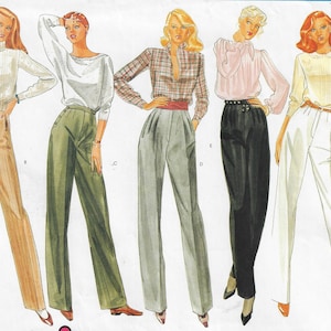 Puede incluir: Cinco patrones de pantalones diferentes para mujeres con cintura alta y pliegues. Los pantalones son de varios colores, incluyendo verde, gris, negro y blanco.