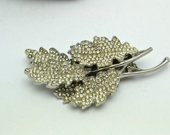 Vintage strass broche bos van bladeren sprankelende heldere stenen zilveren toon pin uniek cadeau voor haar