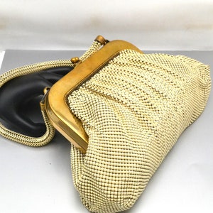 Vintage Whiting & Davis malla bolso crema esmalte con mango superior