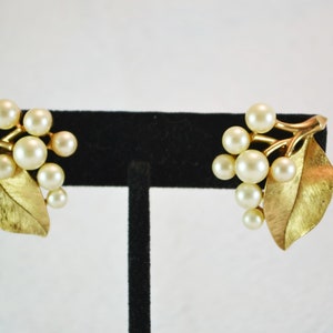 Vintage Crown Trifari Clip On Earrings Faux Pearls and Large Leaf Spray Gold Tone Metal image 4