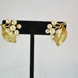Vintage Crown Trifari Clip On Earrings Faux Pearls and Large Leaf Spray Gold Tone Metal image 7