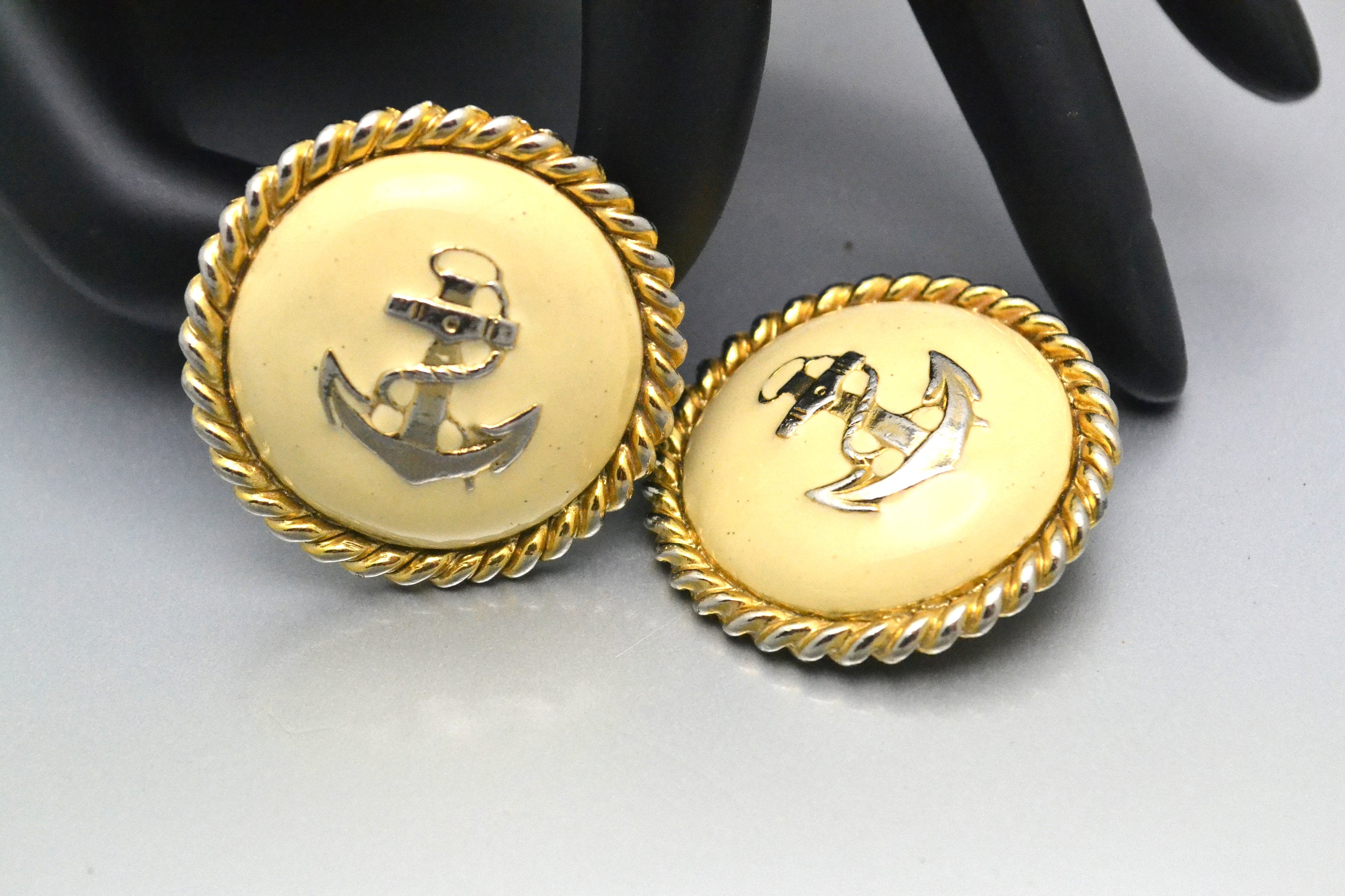 80s Round Button White Gold Earrings, Nautical Enamel Anchor Rope Earrings, Summer Yacht Beach Cruise Earrings, White Gold Big Clip Earrings