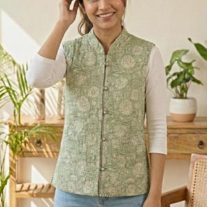 Sage Green Floral Sleeveless Quilted Jacket for Women, Lightweight Cotton Waistcoat, Printed Ethnic Layering Vest, Jacket for Women