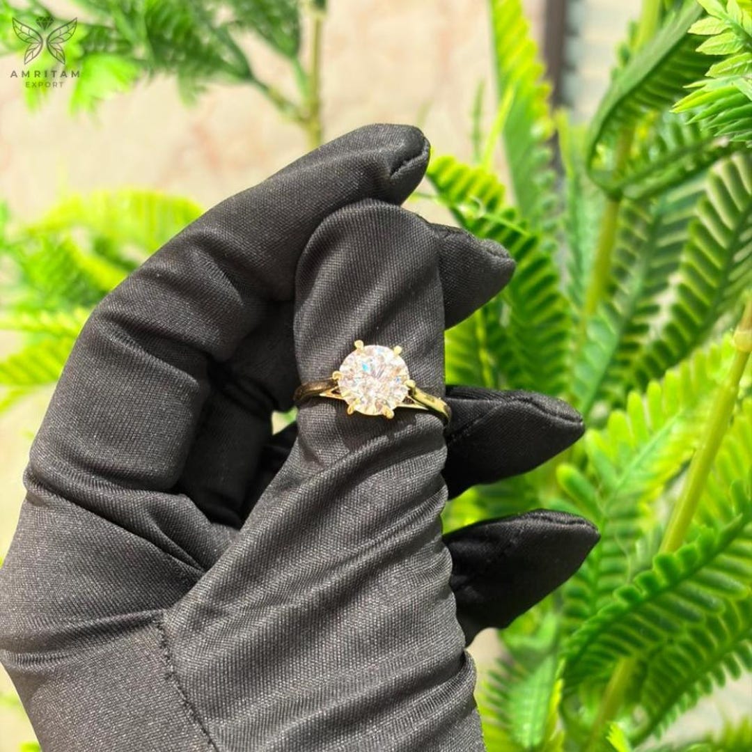 Round Cut Lab Grown Diamond Solitaire Ring | 14K Yellow Gold EF VVS ...