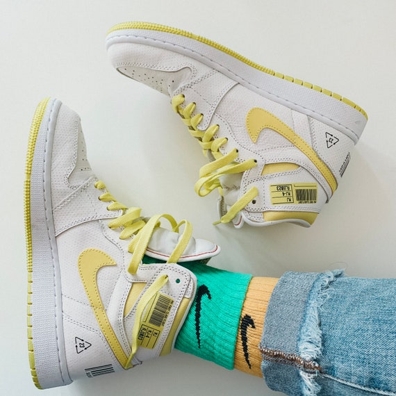 nike one color wonder socks