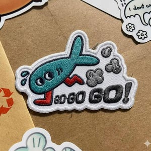 Patch bordado termocolante "Go Fish" | Patch divertido para jogo de cartas | Emblema bordado retrô fofo para jaqueta, chapéu, mochila, presente