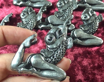 Reverse mermaid metal pin
