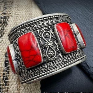 Bracciale a polsino regolabile in corallo rosso Afghani Kuchi, regalo di compleanno e anniversario per la mamma, protezione dalle energie negative, equilibrio emotivo