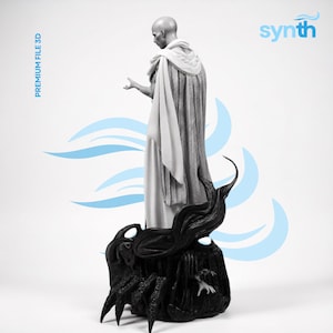 May include: A grayscale 3D-printed statue of a robed figure standing atop a dark, textured base with spider-like legs. The figure is bald and draped in flowing fabric. The word "synth" is in the upper right corner, and "PREMIUM FILE 3D" is on the left.