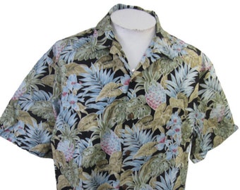 Hilo Hattie vintage Men Hawaiian ALOHA shirt pit to pit 27.5 2XL floral camp Made in Hawaii