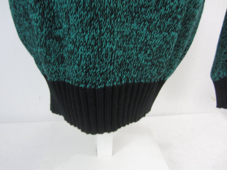 Wayne Scott vintage 1980s Men Sweater sz S black teal zip new wave shrink waist