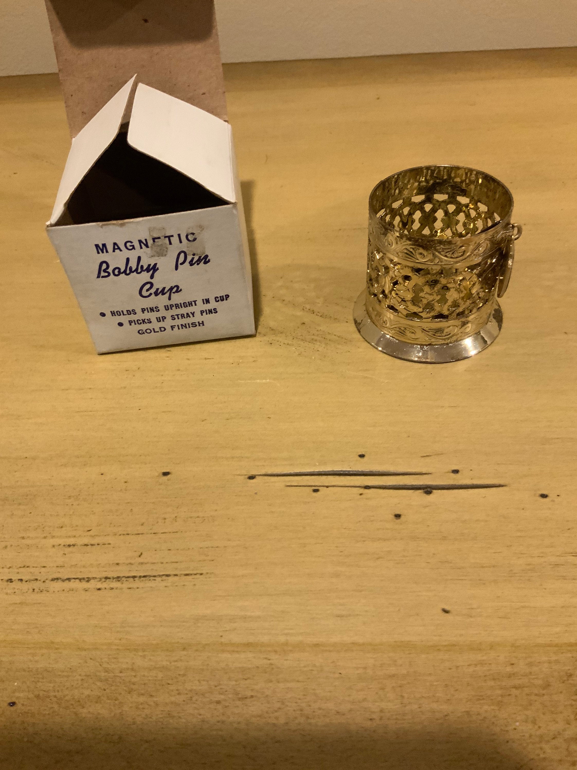 Vintage Magnetic Bobby Pin Holder Souvenir of Hawaii