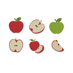 Op de afbeelding: Geborduurde appelontwerpen in rood en groen. De afbeelding toont hele appels, halve appels en appelschijfjes. Elke appel heeft een getextureerd uiterlijk, met groene bladeren en een witte achtergrond.