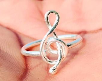 Handcrafted 925 Silver Treble Clef Ring – Gift for Musicians & Music Lovers .