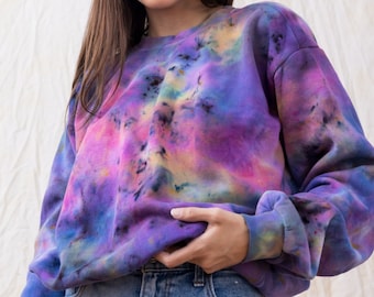 Violet Tie-Dye Sweatshirt: Psychedelic Fleece Meets Soft Comfort Wear, A Winter Essential & Perfect Gift for Mom