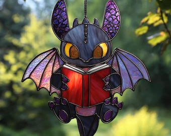 Baby Dragon Läsbok Akryl Solfångare Fantasy Fönsterdekor